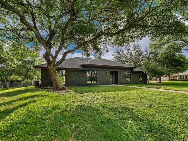 9917 Sandalwood Drive, Woodway, TX 76712