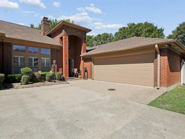 6615 Waterwood Circle, Benbrook, TX 76132