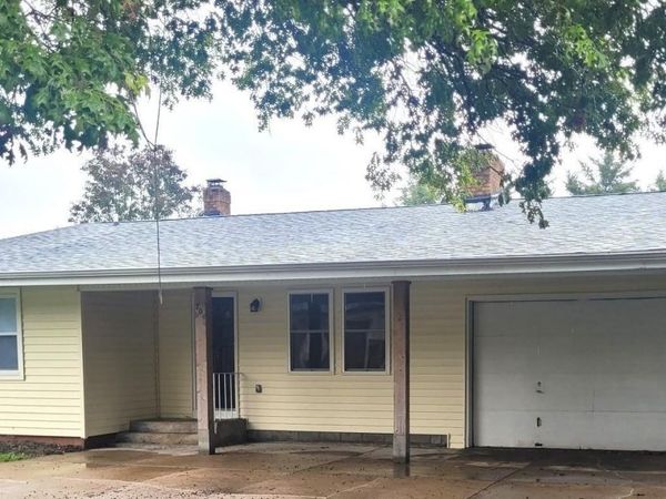 704 W 27th Avenue, Bellevue, NE 68005