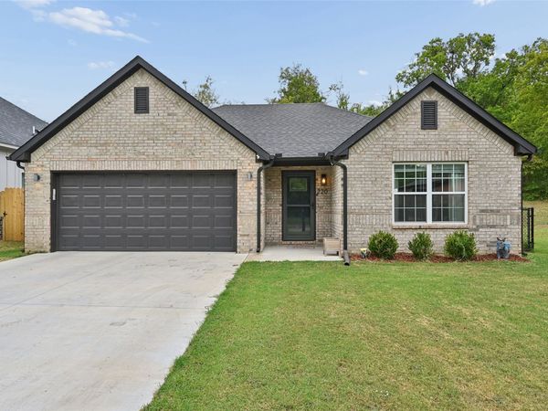 220 N Johannes Street , Sapulpa, OK 74066