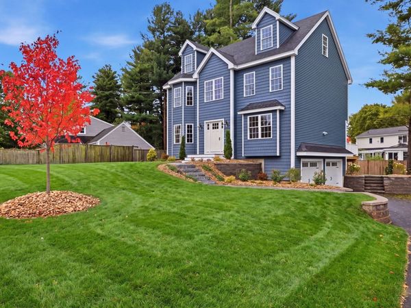11 Hutchins Circle, Lynnfield, MA 01940
