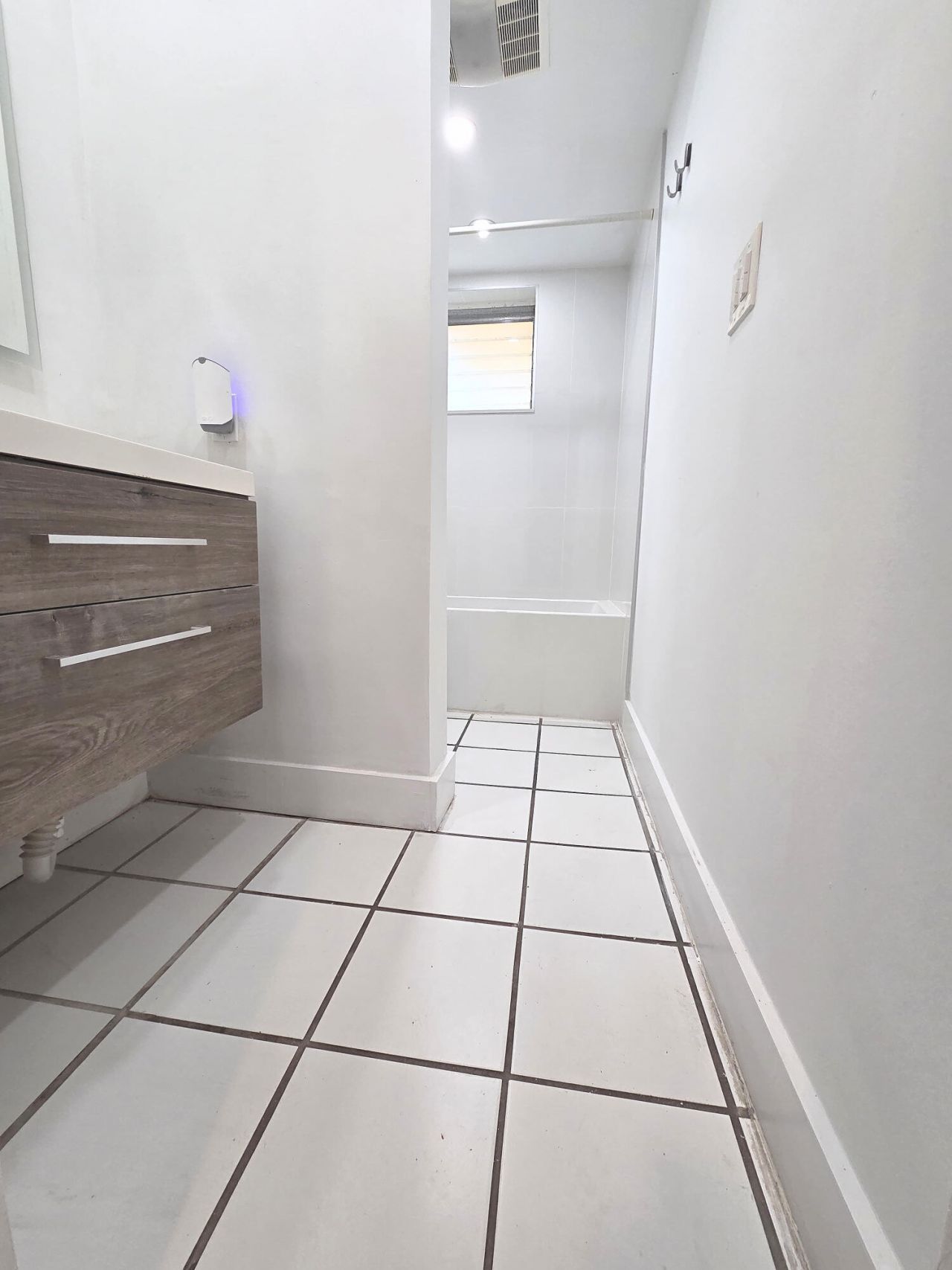 2716 NE 30th Place, Unit 105C, Fort Lauderdale, FL 33306 Photo
