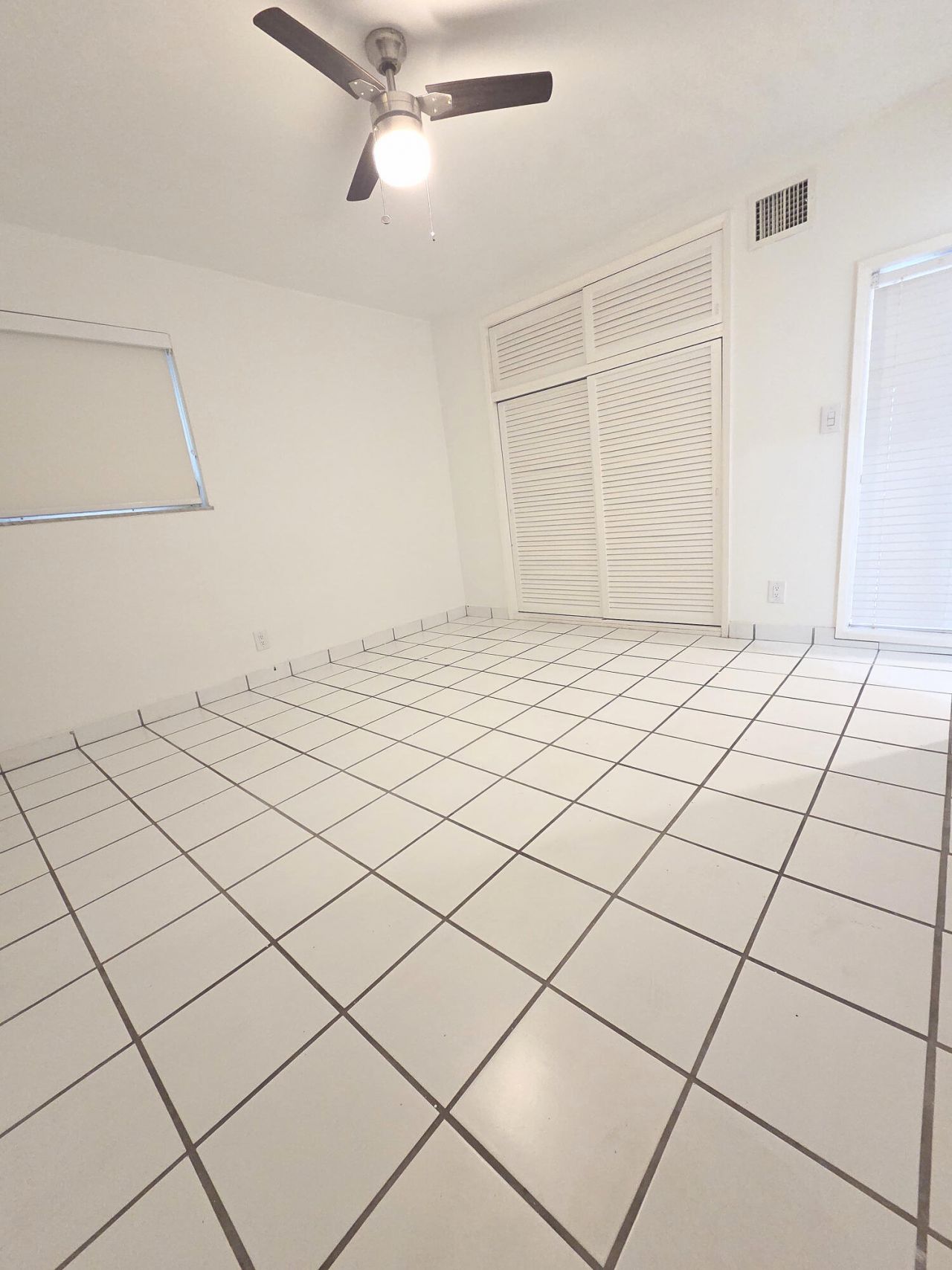 2716 NE 30th Place, Unit 105C, Fort Lauderdale, FL 33306 Photo