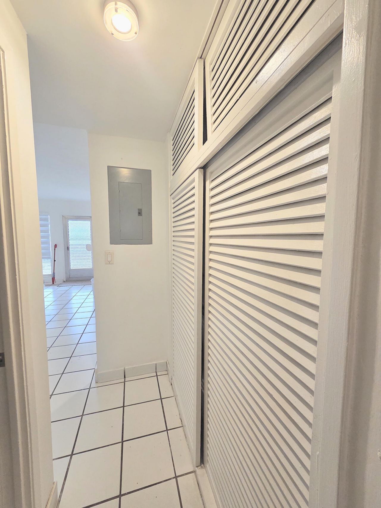 2716 NE 30th Place, Unit 105C, Fort Lauderdale, FL 33306 Photo