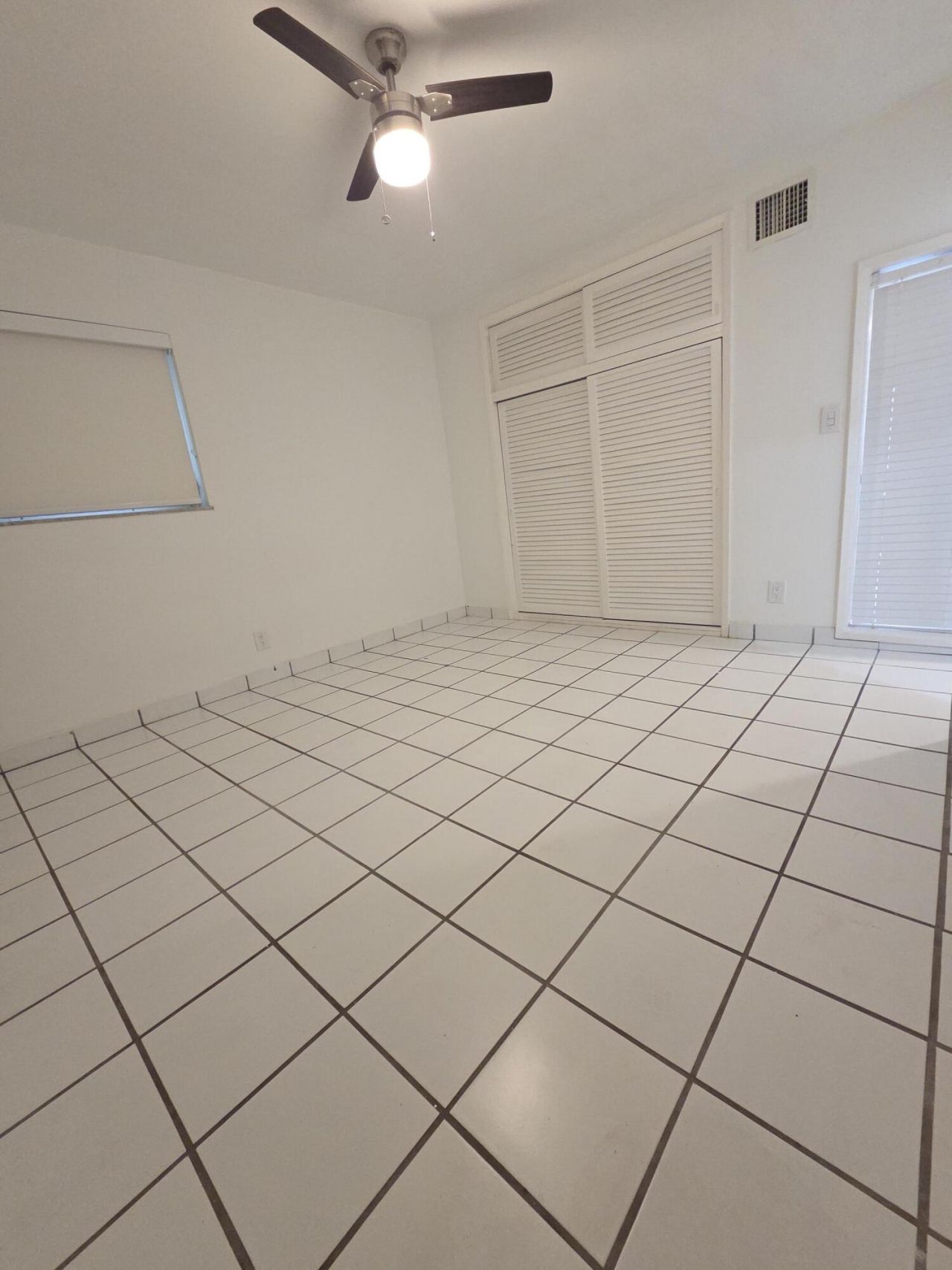 2716 NE 30th Place, Unit 105C, Fort Lauderdale, FL 33306 Photo