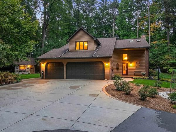 2250 CATHEDRAL FOREST DRIVE, Green Bay, WI 54313