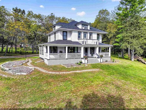426 E NORTH LAKE STREET, Hancock, WI 54943