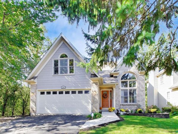 250 Knoll Street , Wheaton, IL 60187