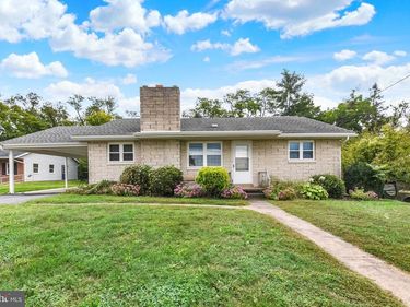 334 BERRYSBURG ROAD, MILLERSBURG, PA 17061