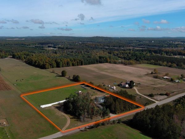 16466 Almira Road, Lake Ann, MI 49650