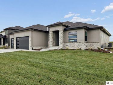 3812 Prairie Breeze Road, Lincoln, NE 68516