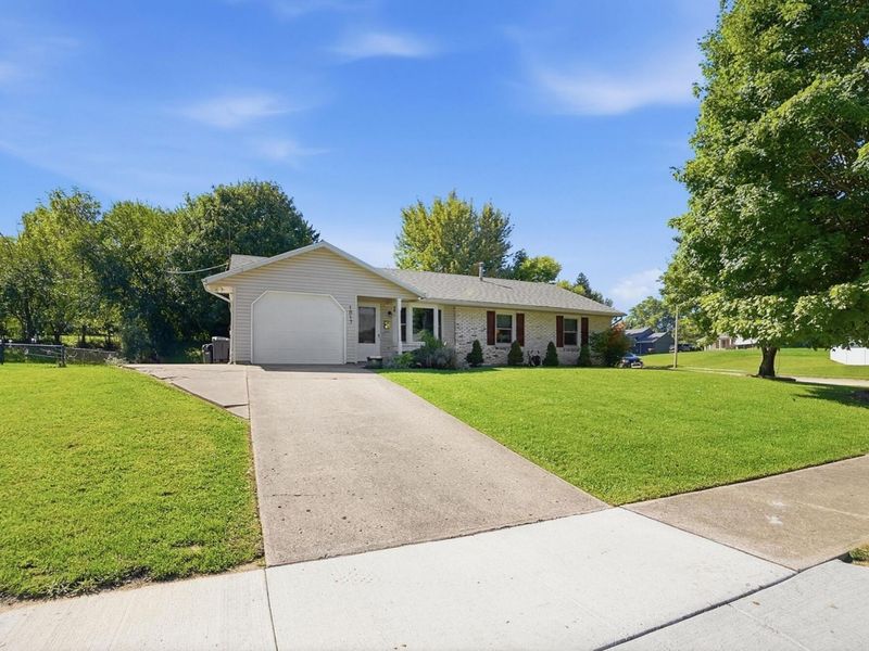 1817 Marinette Drive , Springfield, OH 45503 Photo 3
