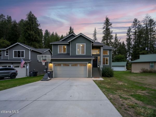 155 White WAY, Priest River, ID 83856
