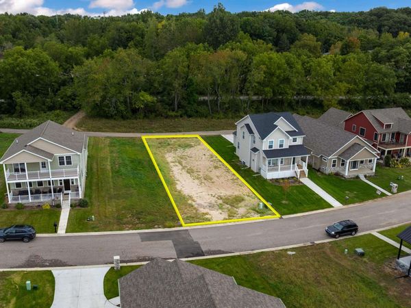 3379 Blarney Drive, South Bend, IN 46628