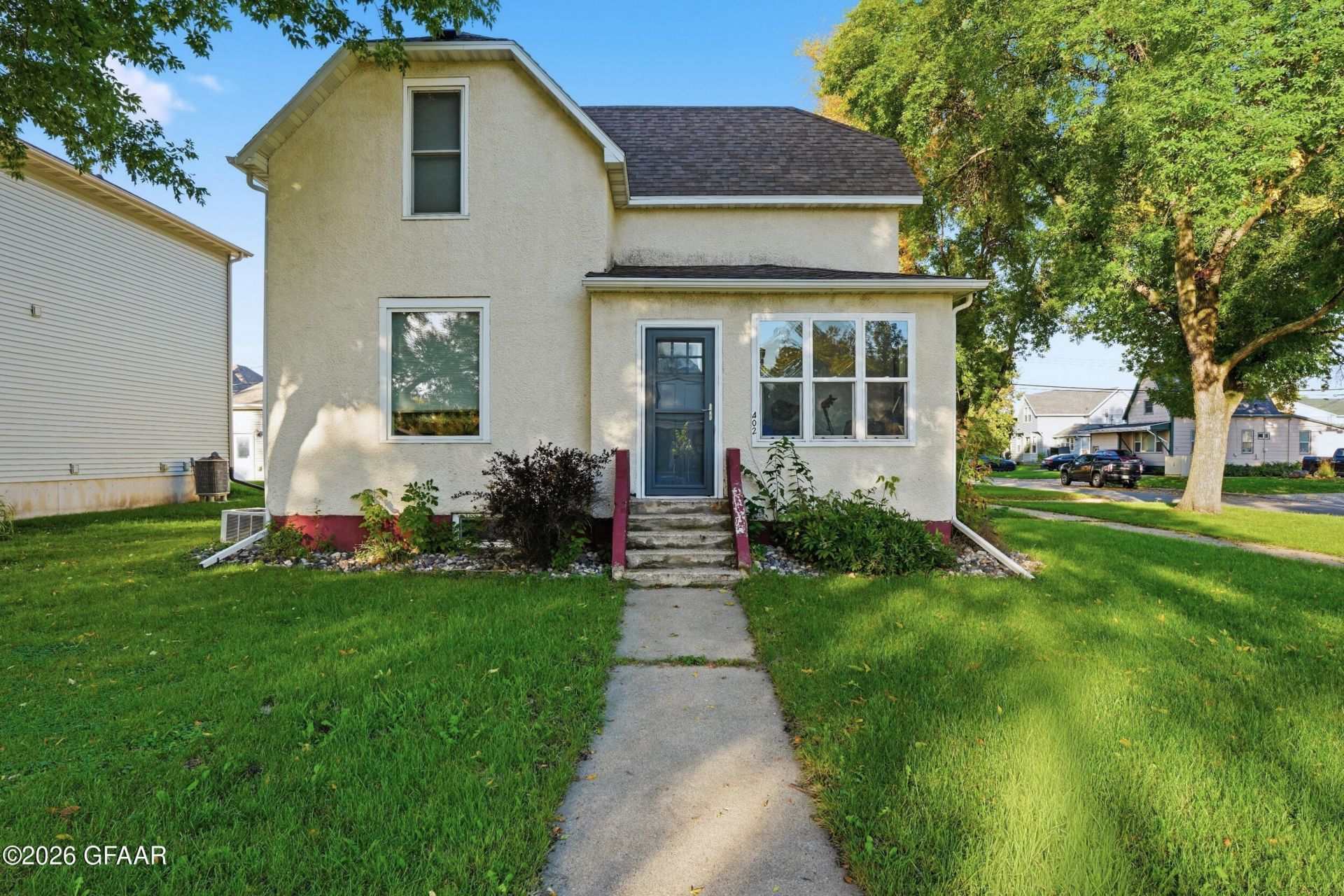402 4TH Street N primary photo