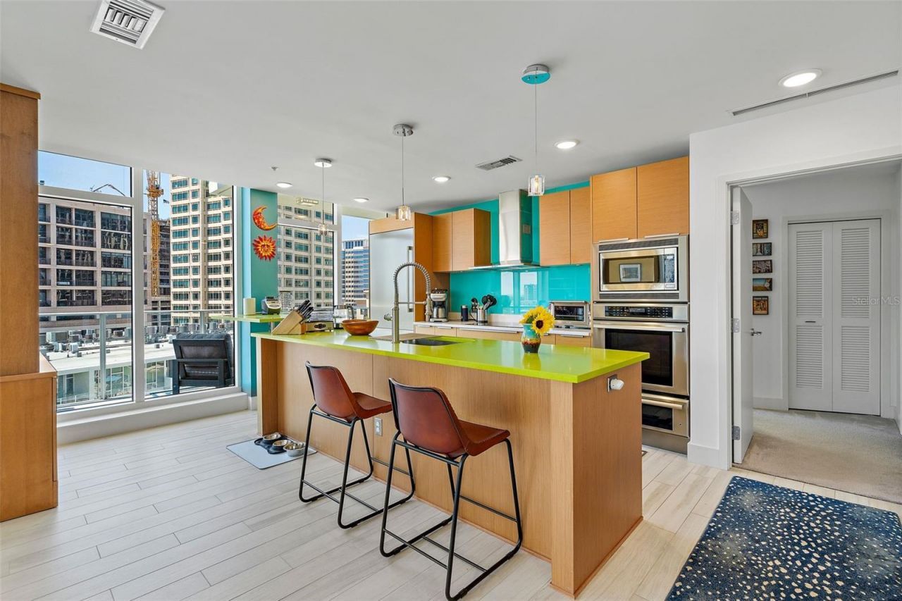 175 1st Street S, Unit 1003, Saint Petersburg, FL 33701 Photo