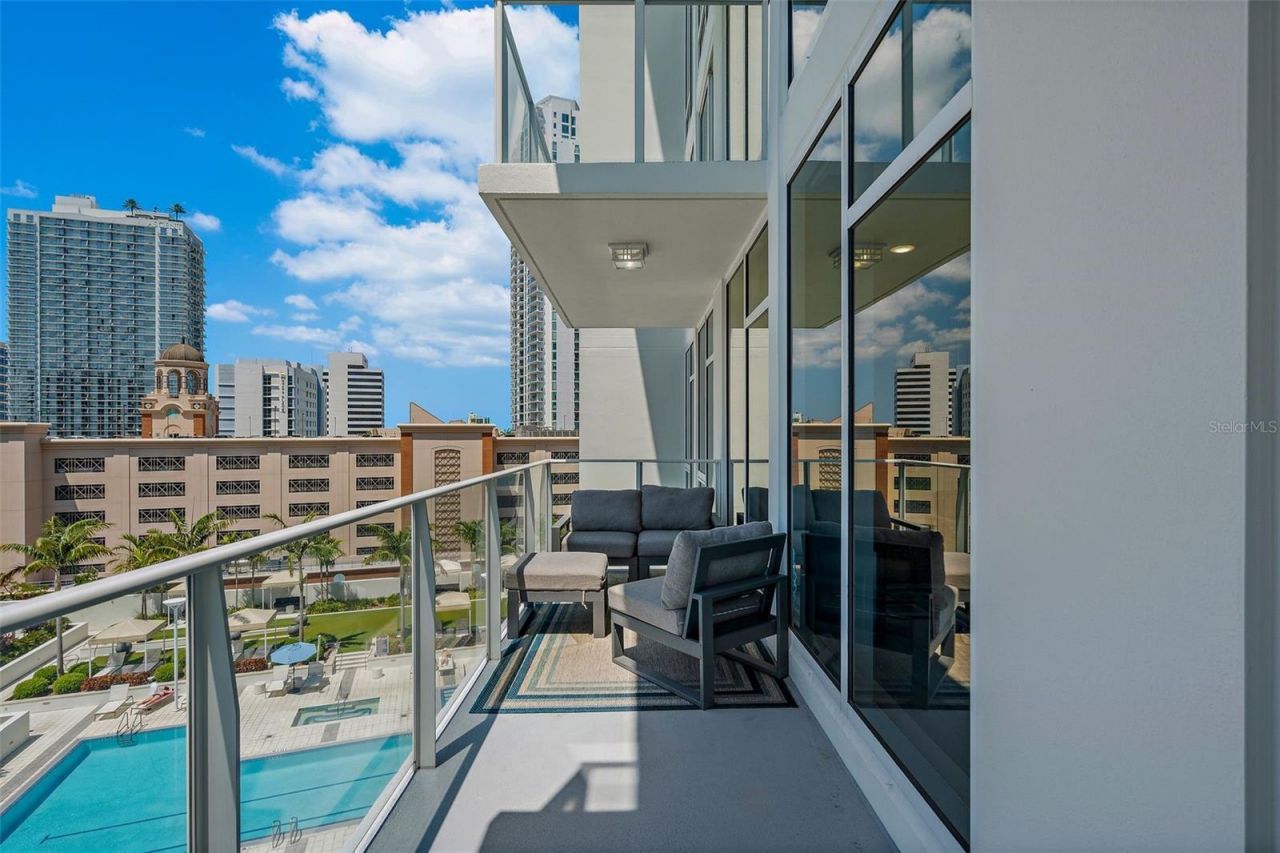 175 1st Street S, Unit 1003, Saint Petersburg, FL 33701 Photo