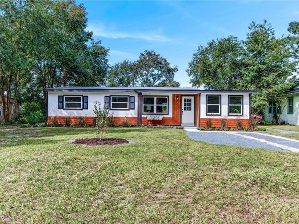 2426 S LAUREL AVENUE , SANFORD, FL 32771