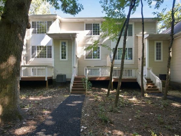 280 W Treehouse Lane , Round Lake, IL 60073