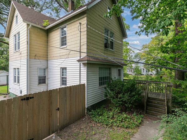 719 3RD Street , Moline, IL 61265