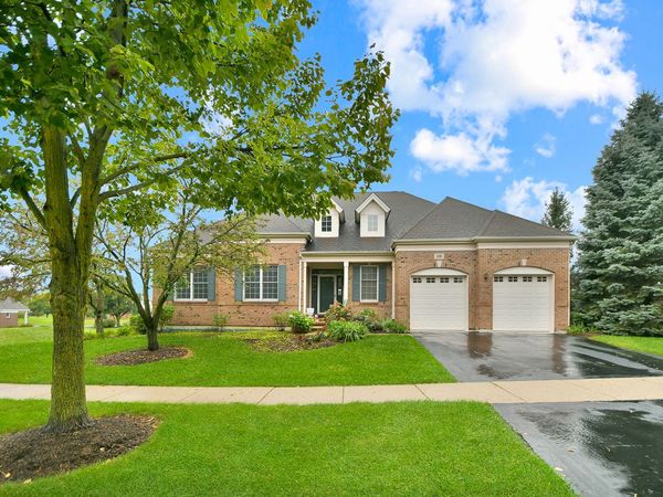 19 EAGLE RIDGE Drive , Hawthorn Woods, IL 60047