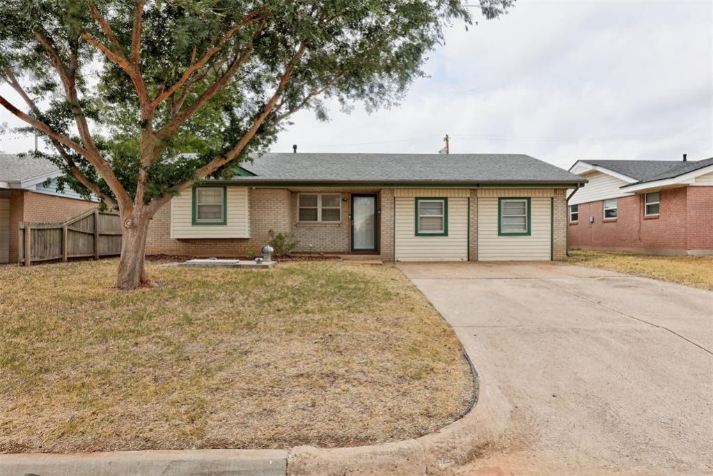 919 N Norman Avenue, Moore, OK 73160 Main Photo