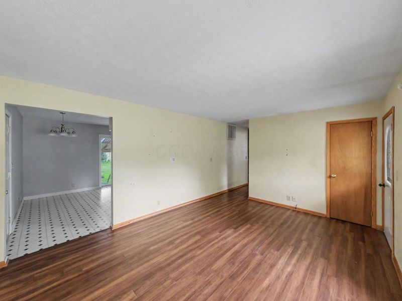 2437 Mercer Drive , Marion, OH 43302 Photo 3