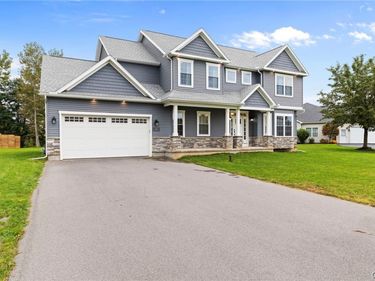 102 Minoa Lakes Drive, Minoa, NY 13116