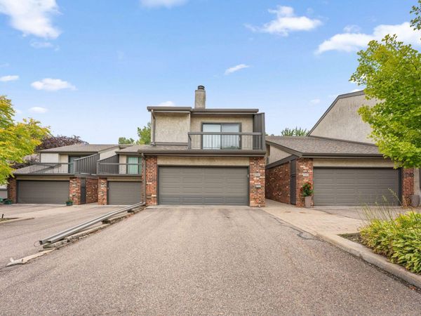6121 Blake Ridge Road, Edina, MN 55436