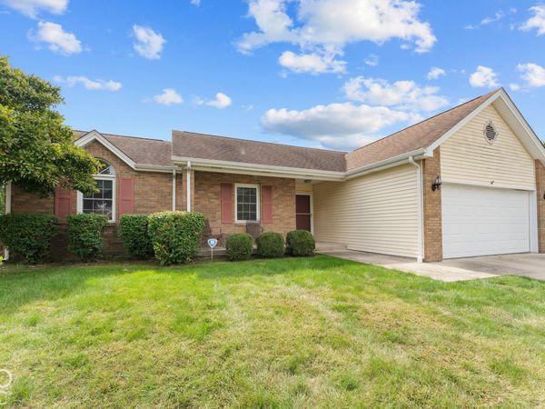3727 Bonaventure , Columbus, IN 47203