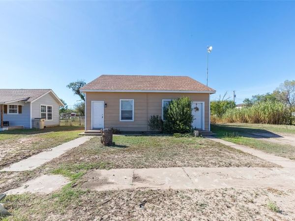 344 SW Avenue A , Unit A, Hamlin, TX 79520