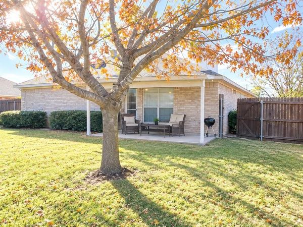 1007 Miles Avenue , Burleson, TX 76028
