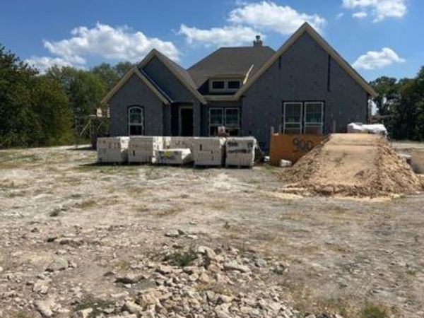 900 Carswell Court, Van Alstyne, TX 75495