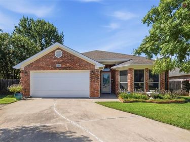 6801 Descanso Gardens Drive, Fort Worth, TX 76132