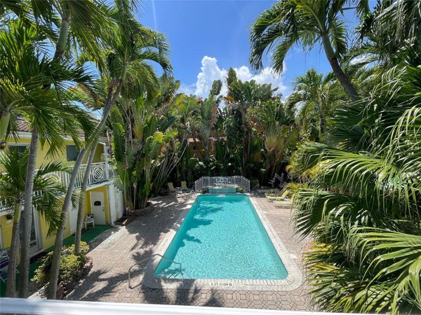 77 HENDRICKS Isle, Unit 9, Fort Lauderdale, FL 33301