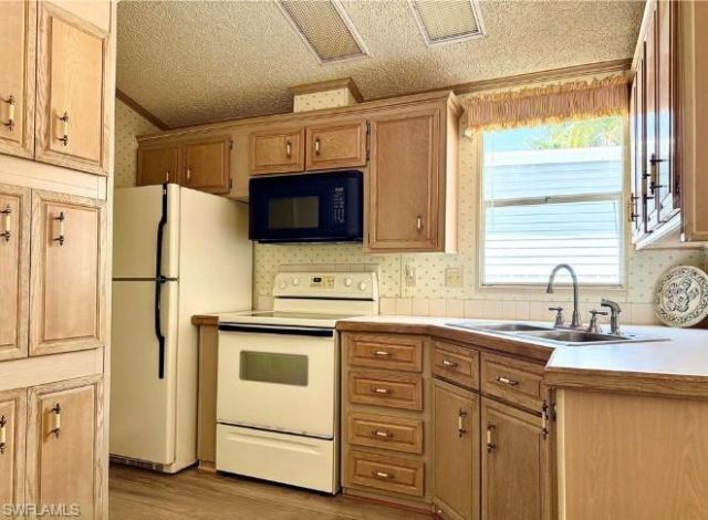 251 Bass Ln , Unit 251, Naples, FL 34145 Photo