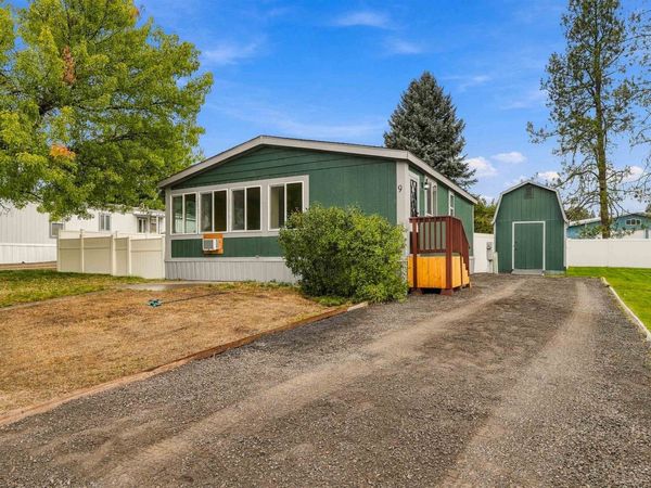 3110 E Chattaroy Rd, Chattaroy, WA 99003