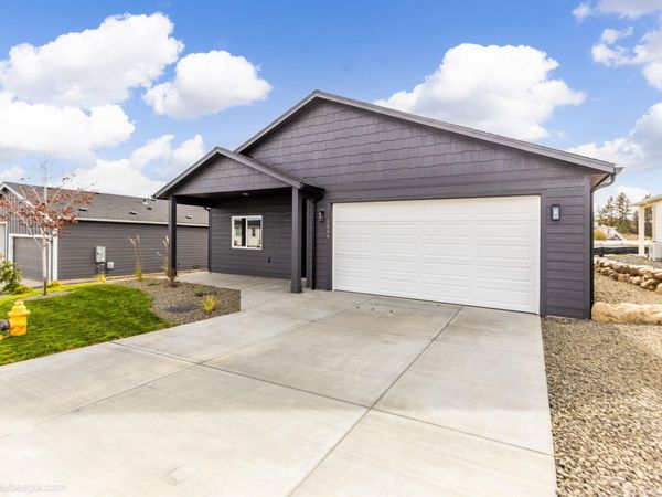 1006 Steptoe View Ln, Cheney, WA 99004