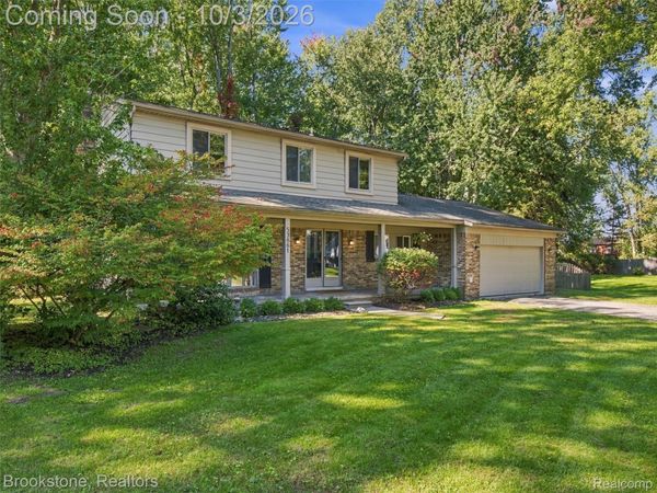 53881 Luann Drive, Shelby Township, Mi 48316