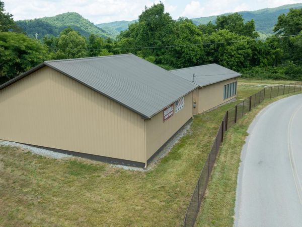 496 River Road, Sneedville, TN 37869