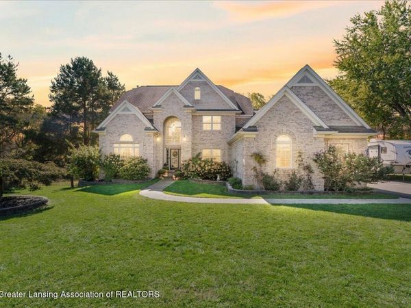 6149 Old River Trail, Lansing, MI 48917
