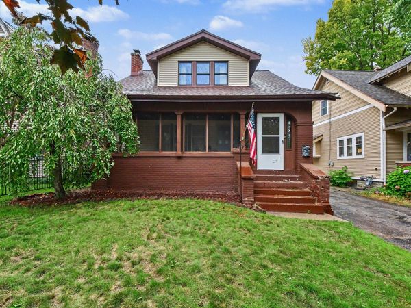 319 Glenhaven Avenue NW, Grand Rapids, MI 49504