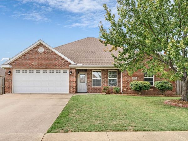6102 S 39th Street , Rogers, AR 72758