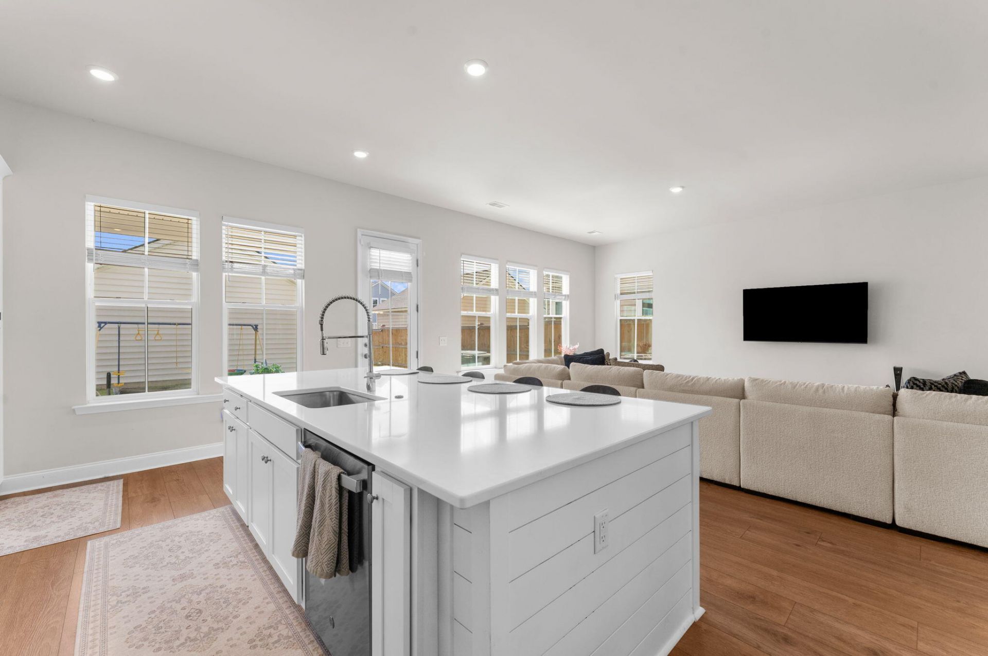 1086 Scotch Bonnet Way Photo 8