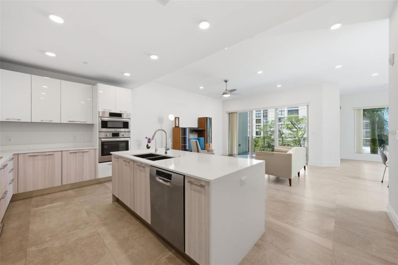 711 S Palm Avenue, Unit 302, Sarasota, FL 34236 Photo