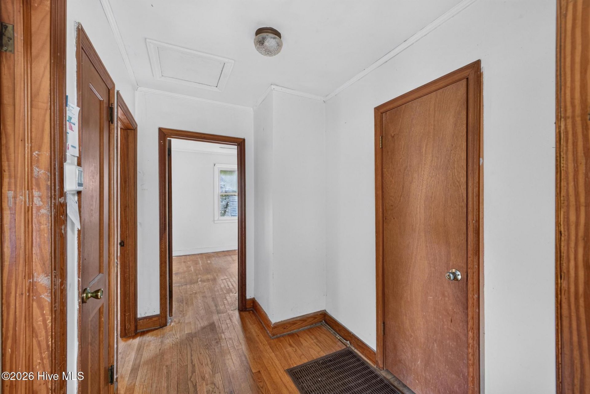 312 1st Street Photo 7