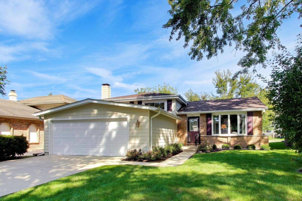1411 E Wilson Avenue, Wheaton, IL 60189 Main Photo