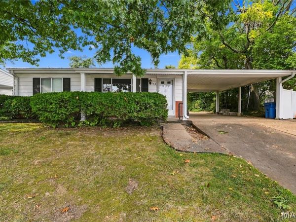 113 Lindy Boulevard, Ballwin, MO 63021