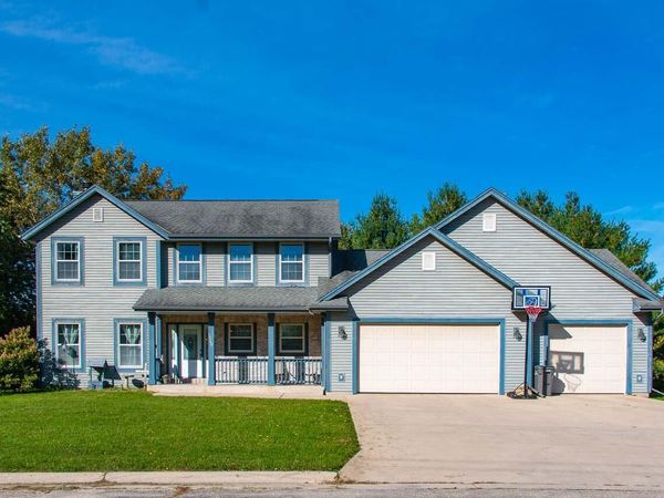 1240 N Water STREET, Watertown, WI 53098