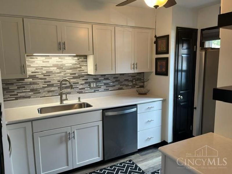9741 Bunker Hill Lane, Montgomery, OH 45242 Photo 6